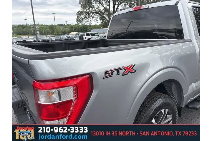 $33358 : Ford F-150 2023 4x2 XL 4dr S image 9