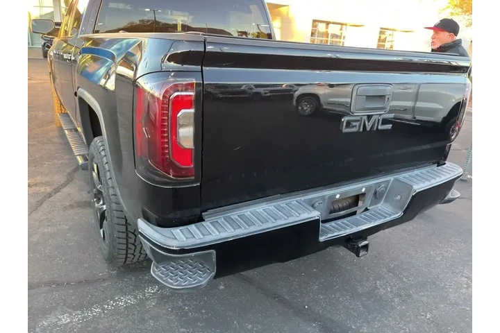 $30991 : GMC Sierra 1500 2018 4x4 SLT image 5