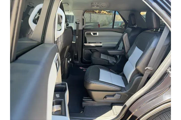 $31900 : Ford Explorer 2022 XLT 4dr S image 10