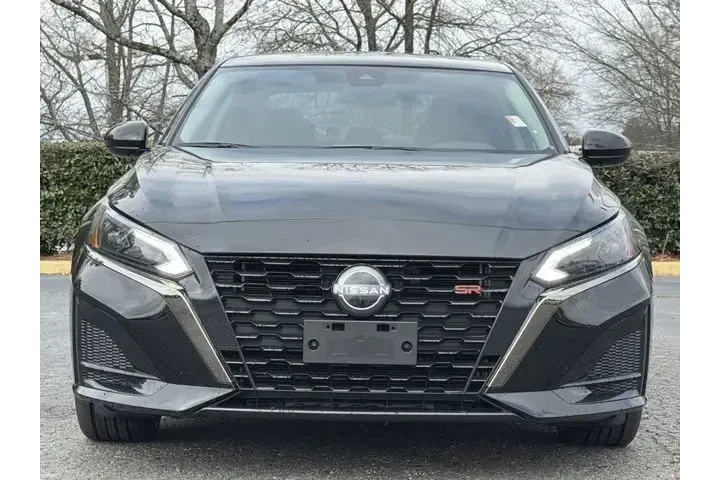 $18103 : Nissan Altima 2023 2.5 SR 4d image 3