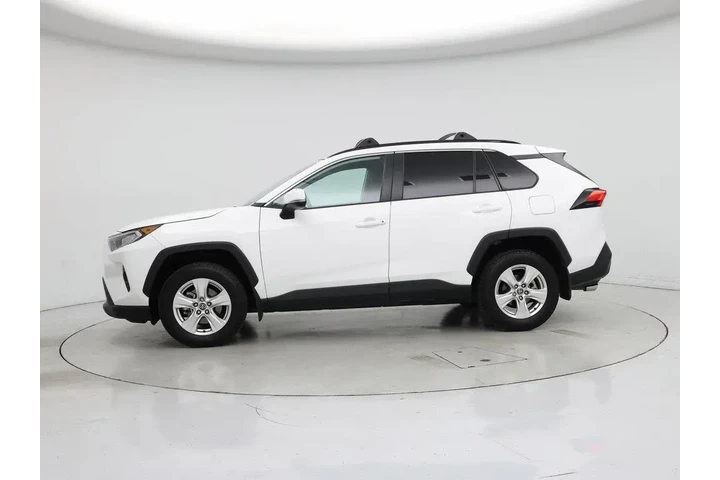 $26998 : Toyota RAV4 2021 AWD XLE 4dr image 3