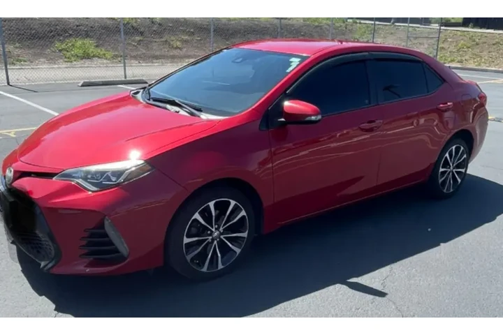 $4500 : Toyota Corolla 2017 image 2