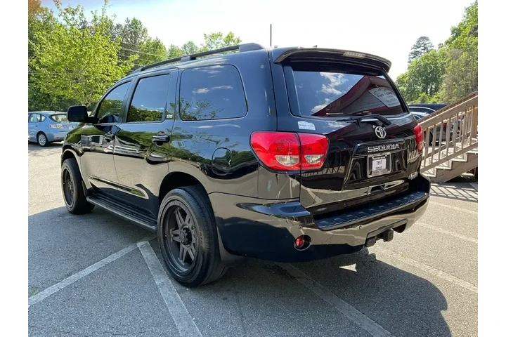 $22575 : Toyota Sequoia 2017 4x2 SR5 image 7