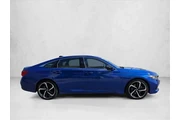 $24585 : Honda Accord 2022 Sport 4dr thumbnail