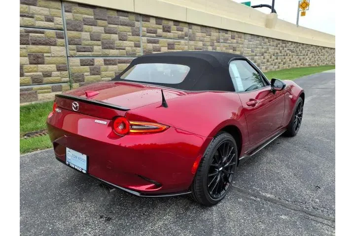 $36800 : Mazda MX-5 Miata 2025 Club 2 image 10