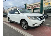 2014 Pathfinder Platinum en Camden