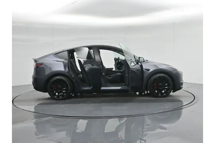 $31800 : Tesla Model Y 2022 AWD Perfo image 3