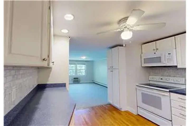 $2500 : Rental property with 2 bedro image 4