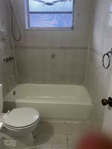 $2750 : Duplex para rentar 3/1 hialeah image 6