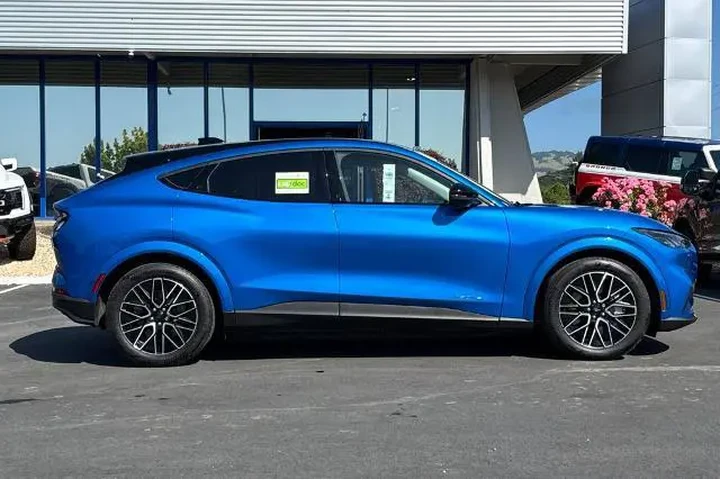 $39277 : Ford Mustang Mach-E 2025 AWD image 3