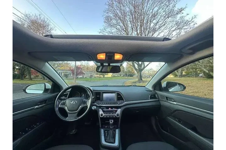 $7995 : Hyundai ELANTRA 2018 Limited image 10