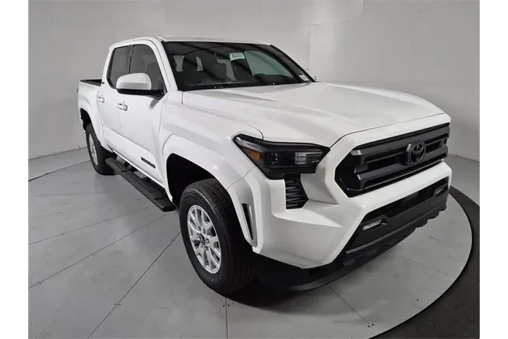 $37874 : Toyota Tacoma 2025 4x4 SR5 4 image 7