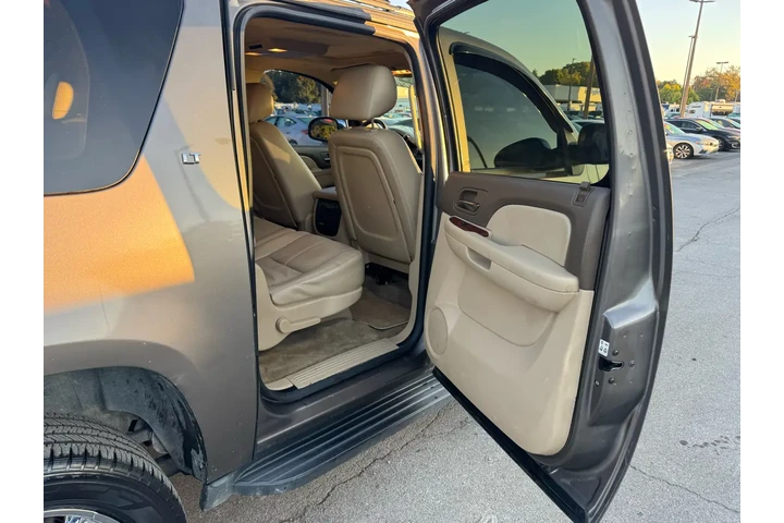 $7980 : 2012 Suburban 4WD 4dr 1500 LT image 9