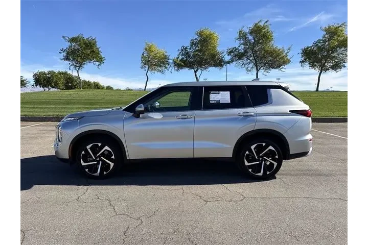 $23969 : Mitsubishi Outlander 2024 SE image 8