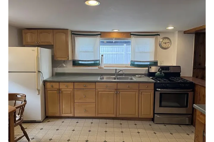 $1500 : HOUSE FOR RENT IN BOSTON MASS image 1