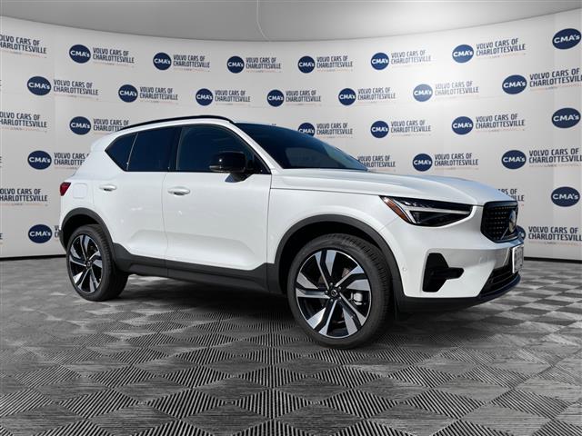 $51345 : PRE-OWNED 2024 VOLVO XC40 B5 image 7