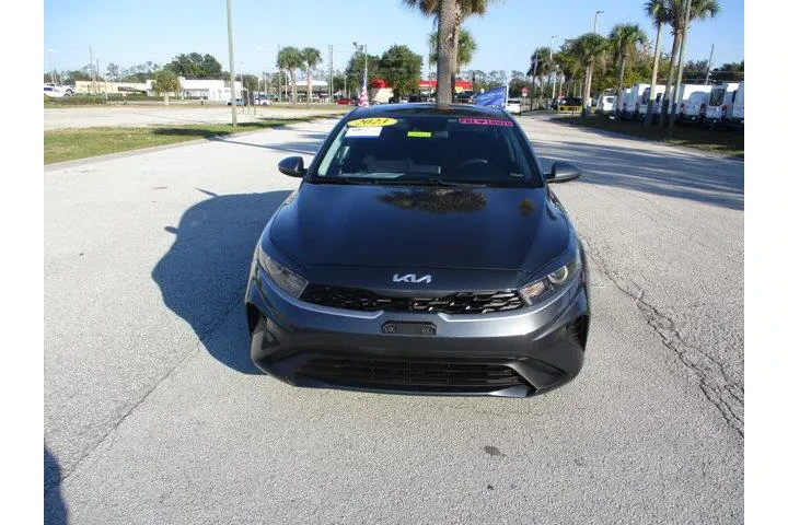 $18995 : Kia Forte 2023 LX 4dr Sedan image 2