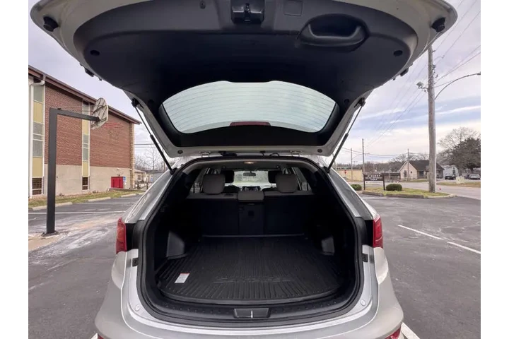 $7750 : 2017 Santa Fe Sport 2.4L image 9