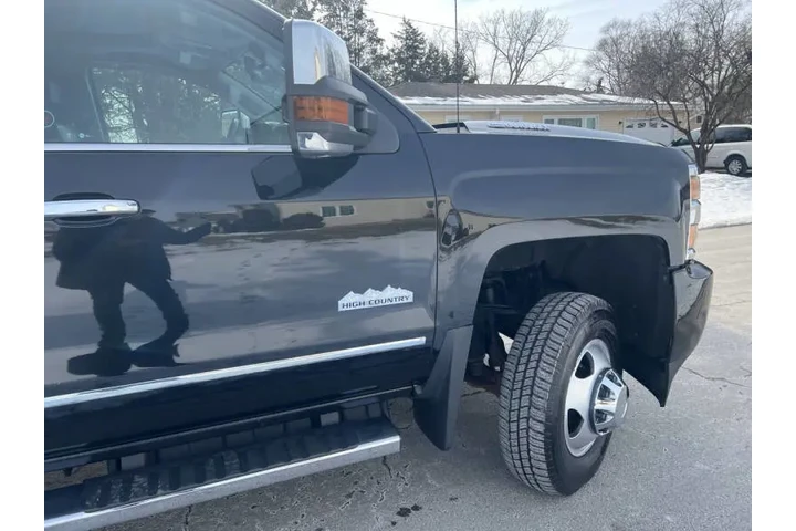 $42991 : 2018 Silverado 3500HD High Co image 9