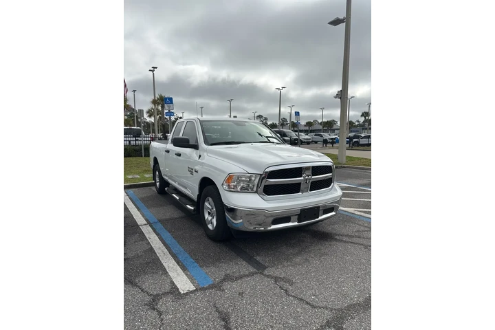 $28000 : Ram 1500 Classic 2022 4x4 Tr image 1