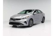 $19998 : Kia Forte 2023 LXS 4dr Sedan thumbnail