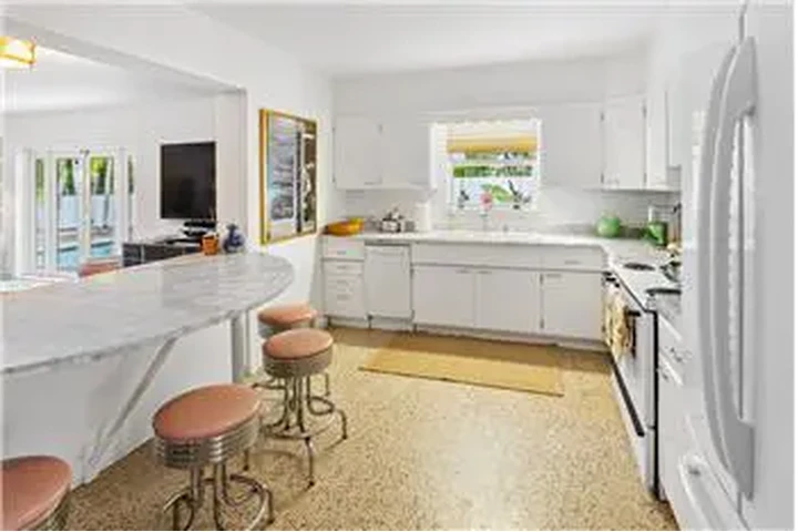 $5995 : Rental property with 3 bedro image 2