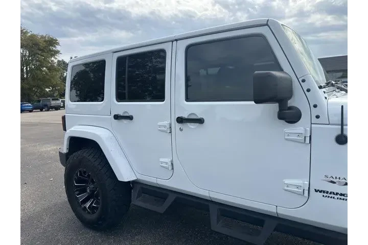 $18441 : Jeep Wrangler Unlimited 2017 image 5