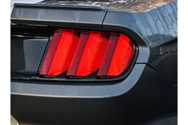 $17602 : Ford Mustang 2015 V6 2dr Fas image 10