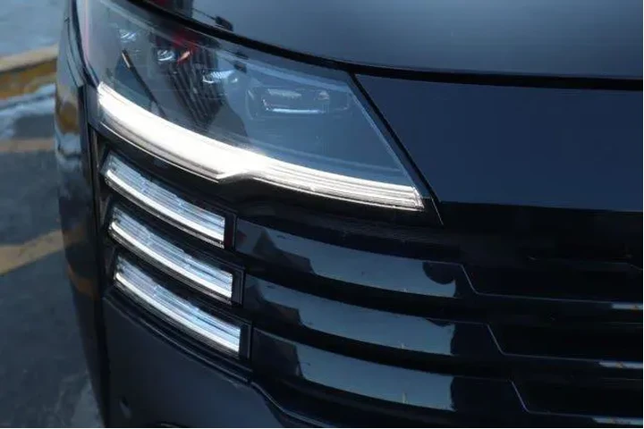 $23770 : Nissan Kicks 2025 AWD SR 4dr image 10