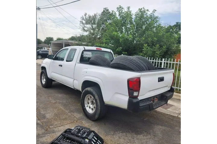 $9995 : 2018 TOYOTA TACOMA ACCESS CAB image 7