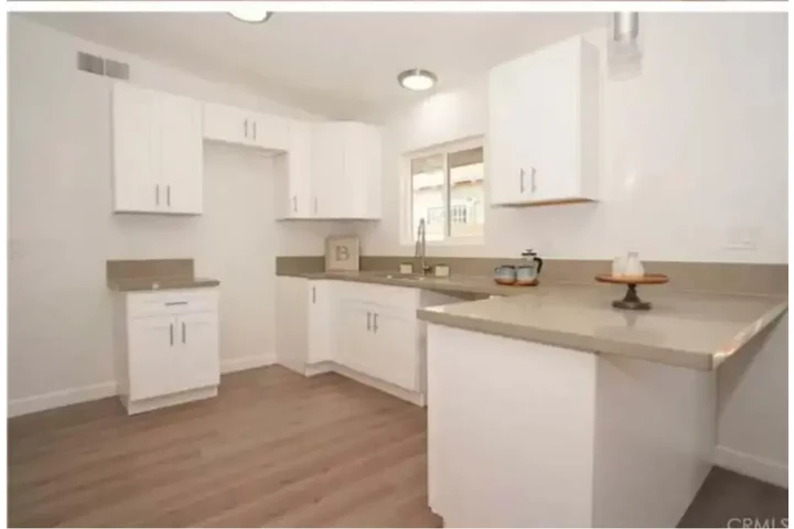 $3800 : Casa 4 rec Los Angeles image 6