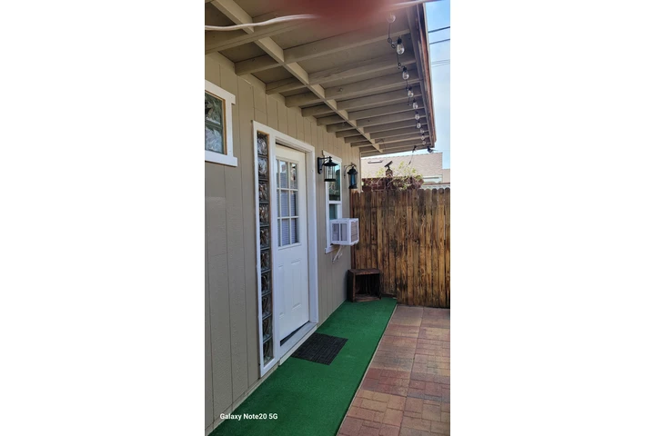 $1350 : SE RENTA Estudio en Downey image 6