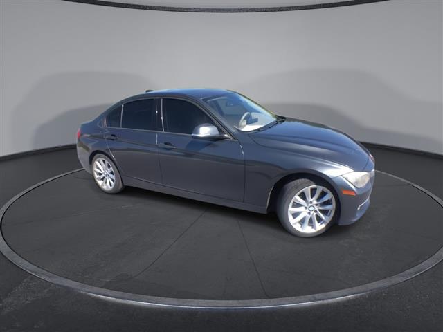 $9900 : PRE-OWNED 2012 3 SERIES 328I image 2