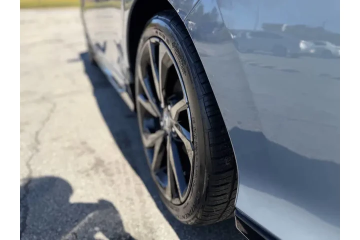 2017 Civic Sport Touring image 9