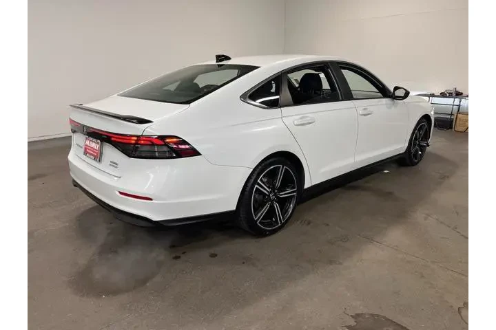 $27722 : Honda Accord Hybrid 2024 Spo image 3