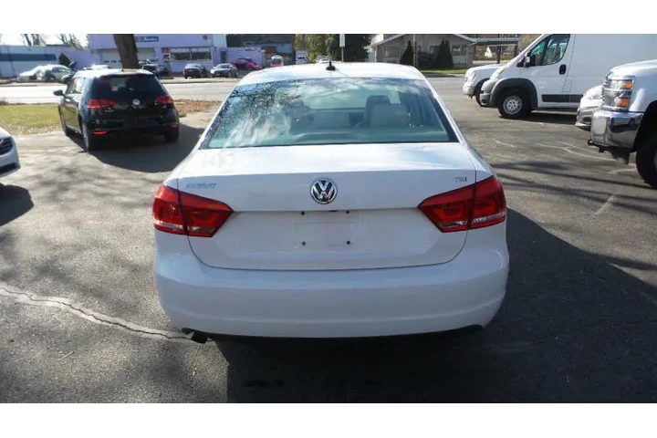 $8900 : 2015 Passat 1.8T Limited Edit image 9