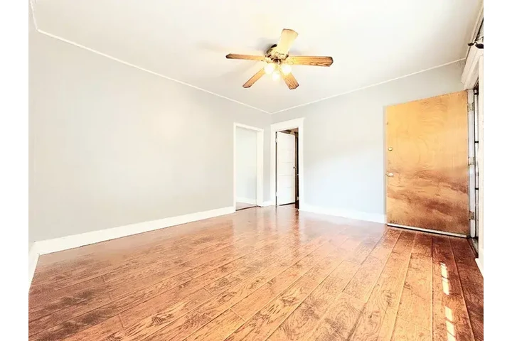 $1700 : Boyle Heights 3 & 2 🏠 image 3