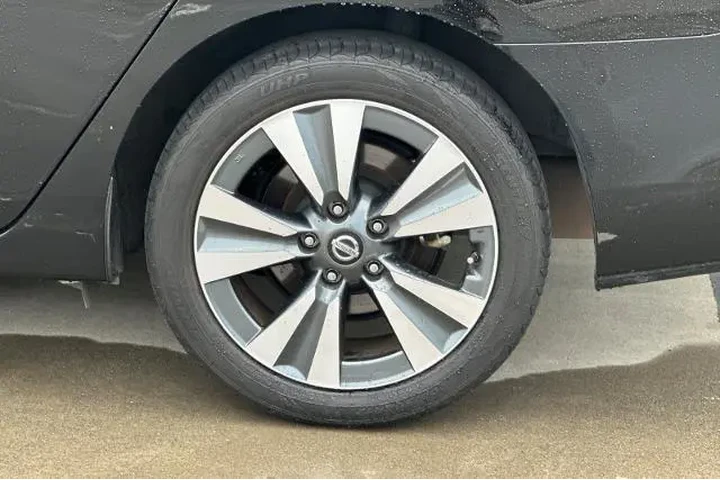 $12995 : Nissan Sentra 2017 S 4dr Sed image 6