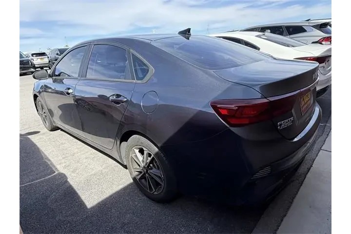 $17988 : Kia Forte 2023 LXS 4dr Sedan image 3