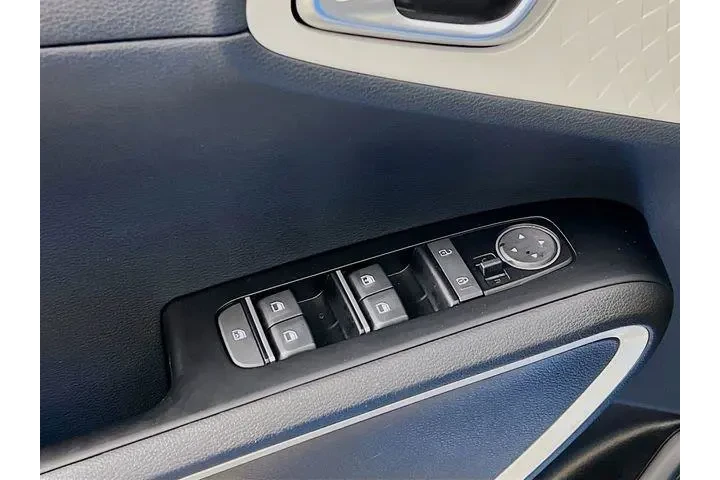 $23988 : Kia Soul 2024 GT-Line 4dr Cr image 6