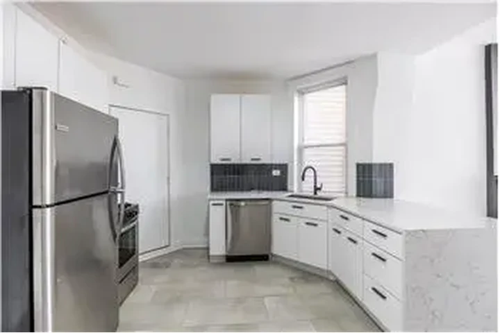 $2295 : Rental property with 1 bedro image 4