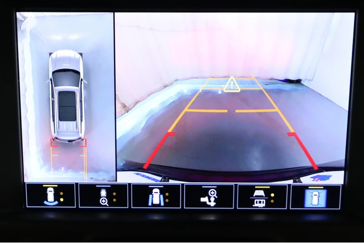 $26997 : GMC Terrain 2022 AWD SLT 4dr image 3