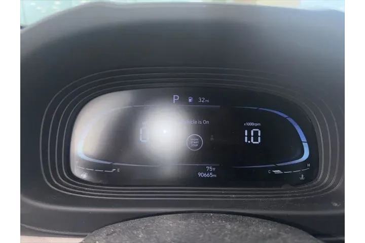 $14977 : Hyundai VENUE 2024 SEL 4dr C image 9