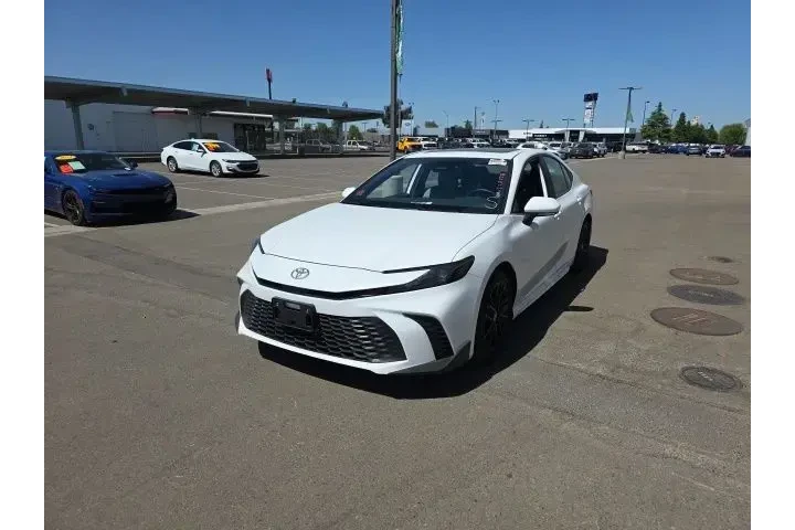 $35900 : Toyota Camry 2026 SE 4dr Sed image 3