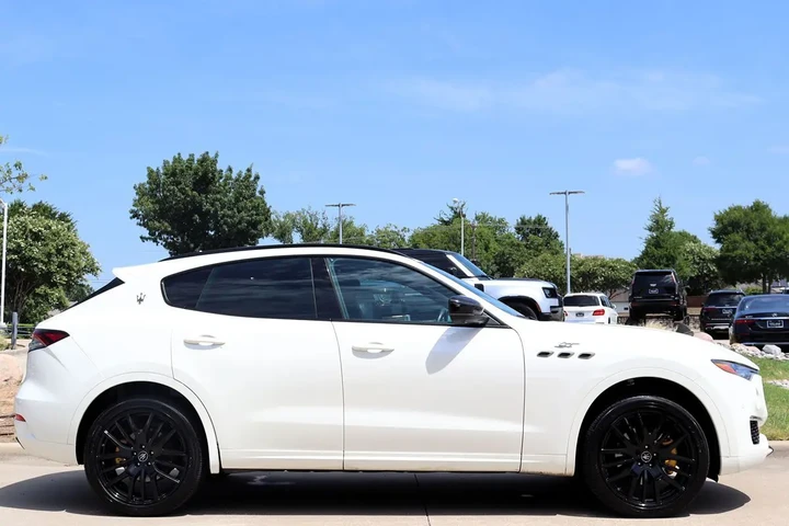 $36645 : 2022 Levante GT image 8