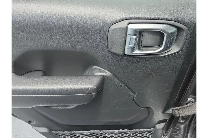 $18990 : Jeep Wrangler Unlimited 2020 image 8