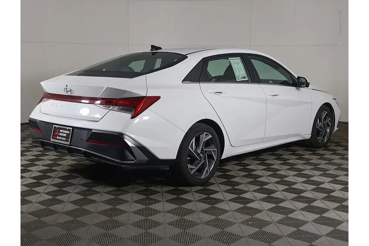 $18693 : Hyundai ELANTRA 2024 Limited image 10