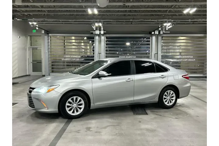 $11527 : Toyota Camry 2015 LE 4dr Sed image 1