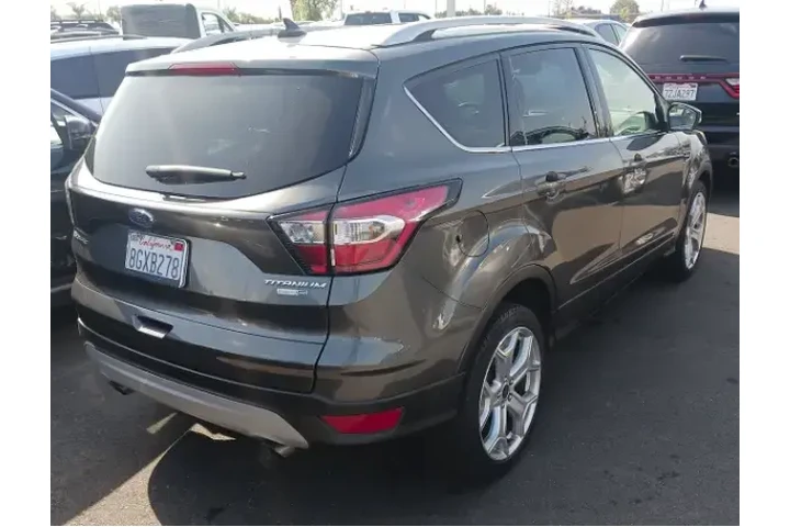 $15950 : Ford Escape 2018 AWD Titaniu image 2