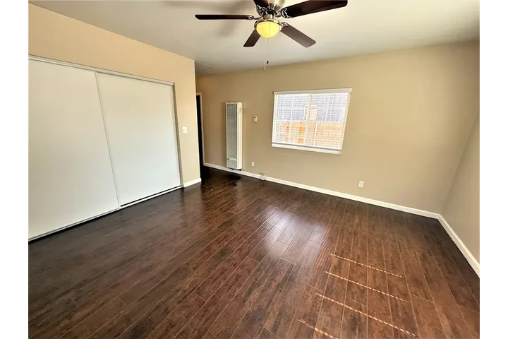 $1980 : 3Bed/2Bath image 10